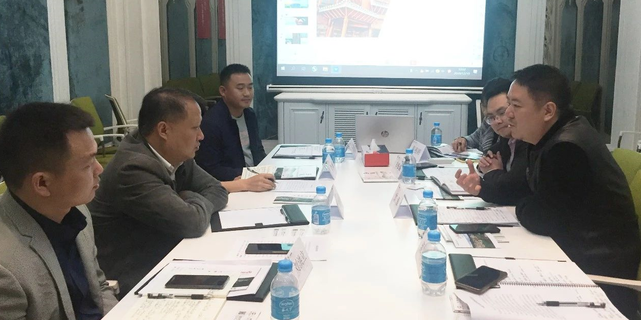 陪同政府園區對接考察品牌特色文化旅游集團投資選址項目，打造區域特色產業集群