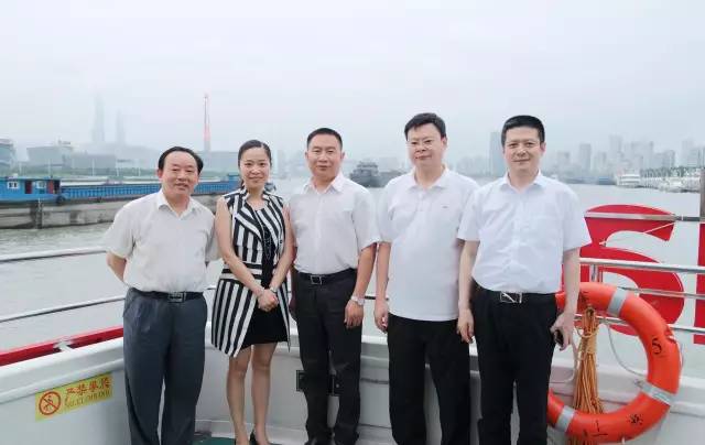 東方龍商務(wù)與重慶商會探索交流新平臺、合作新模式 東方龍商務(wù)與重慶商會探索交流新平臺、合作新模式
