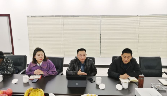 陪同政府園區對接考察聚合物鋰離子電池投資選址項目,明晰合作事宜,推進項目落實 陪同政府園區對接考察聚合物鋰離子電池投資選址項目,明晰合作事宜,推進項目落實