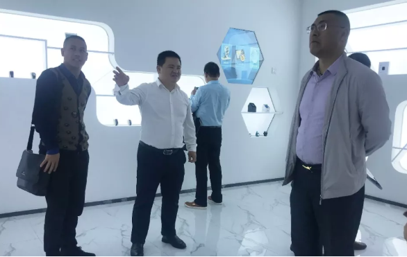 在5G智能終端+工業平板電腦投資選址項目方舉行政府對接會,提升招商規模與時效,加快項目對接與落地 在5G智能終端+工業平板電腦投資選址項目方舉行政府對接會,提升招商規模與時效,加快項目對接與落地