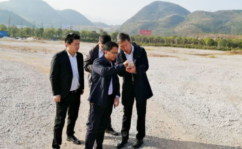 陪同大型生鮮綜合體投資選址項目方赴政府園區(qū)考察對接，助力企業(yè)加快選址布局