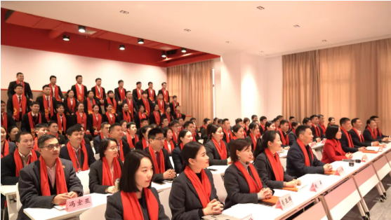 行而不輟，未來可期！集團(tuán)舉行2021年度總結(jié)表彰大會暨2022年度目標(biāo)責(zé)任書簽訂大會