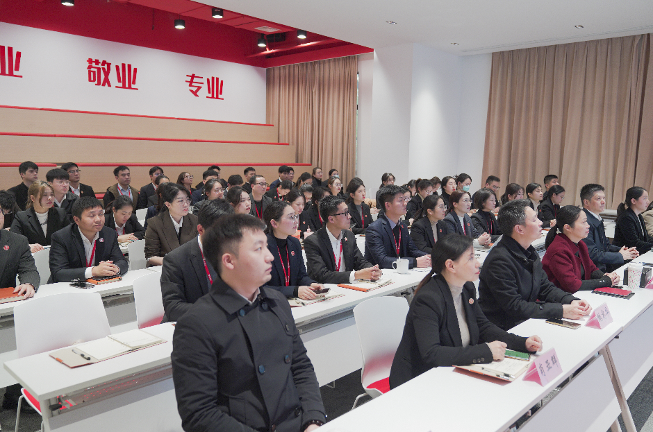 全力搶項(xiàng)目，拓市場，拼落地！12月上旬，集團(tuán)成功通過34個優(yōu)質(zhì)投資選址項(xiàng)目