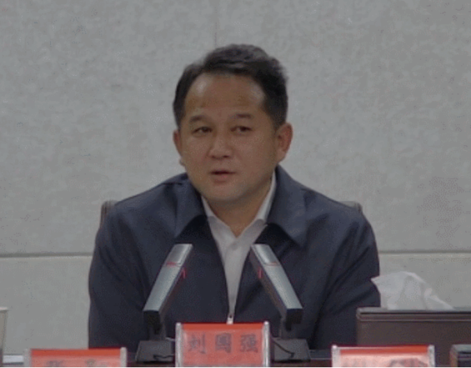 新疆輪臺縣·東方龍商務(wù)委托招商引資合作座談會成功舉行！集團(tuán)榮獲“2022年度輪臺縣招商引資先進(jìn)集體”稱號