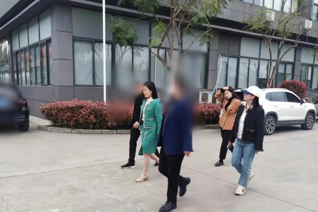 用時僅15天，由集團精準推介的高端玻璃蓋板擴建投資選址項目方與四川某地方政府成功簽訂投資協議