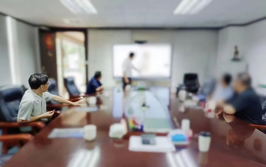 專精特新“小巨人”企業(yè)！湖北某地方政府實(shí)地對(duì)接專精特新護(hù)理用品加工設(shè)備擴(kuò)建投資選址項(xiàng)目