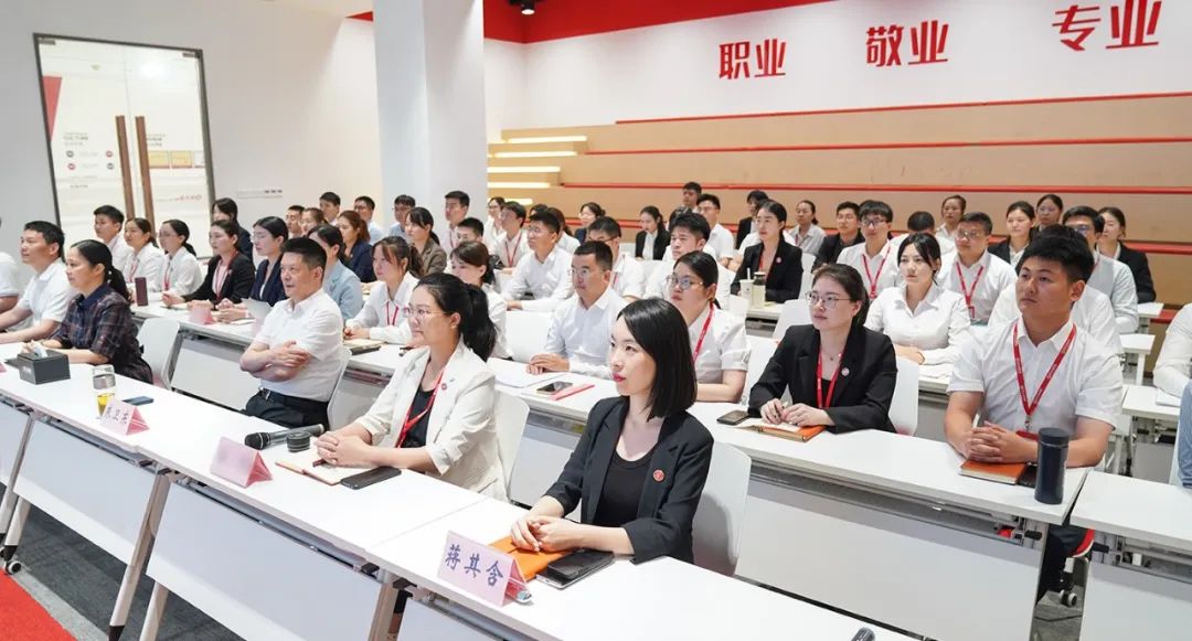 項(xiàng)目開發(fā)熱潮涌，千帆競發(fā)勢如虹！7月中旬，集團(tuán)共37個(gè)優(yōu)質(zhì)投資選址項(xiàng)目通過評(píng)估