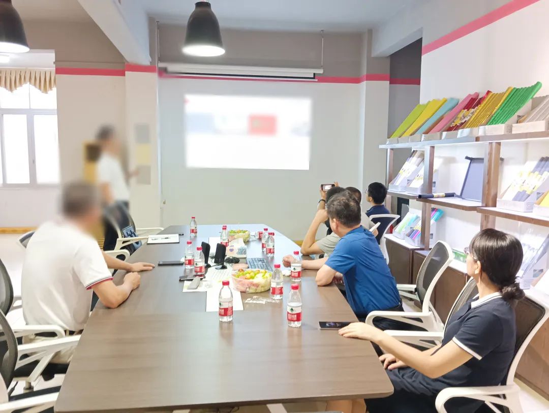 一家政府同日對接兩個項目！廣西某地方政府先后對接環保塑料產品生產投資選址項目和十強品牌建筑材料擴建項目