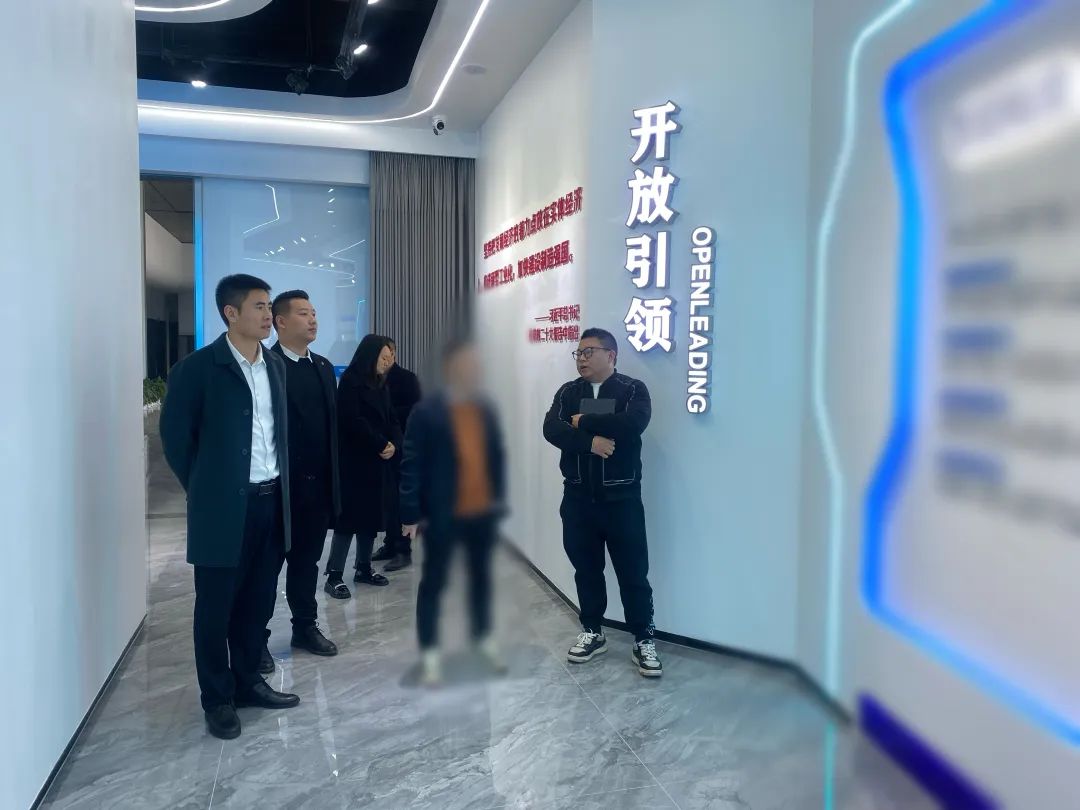 華為、蘋果等知名企業優質合作商！專精特新觸控顯示屏擴建投資選址項目方反向考察四川某地方政府