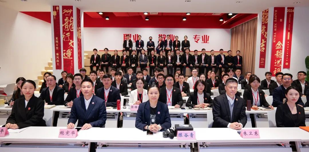 節(jié)前沖刺，含11家上市公司、國企央企、外資及500強(qiáng)企業(yè)對外布局項(xiàng)目！4月下旬，集團(tuán)共42個優(yōu)質(zhì)投資選址項(xiàng)目通過評估